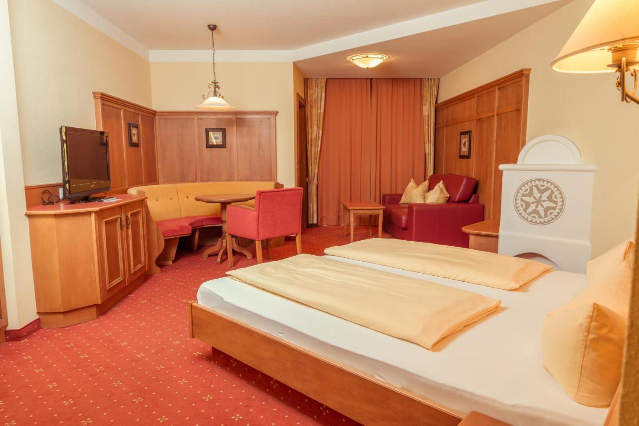 Familien Hotel Mozart Риед им Оберинтал Екстериор снимка