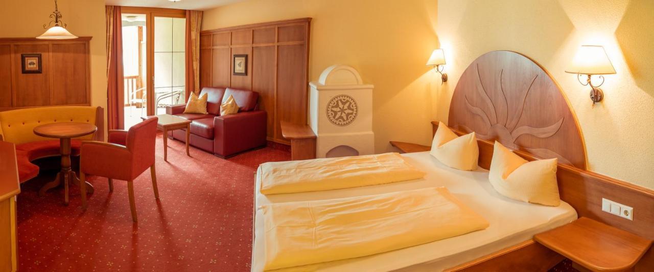 Familien Hotel Mozart Риед им Оберинтал Екстериор снимка