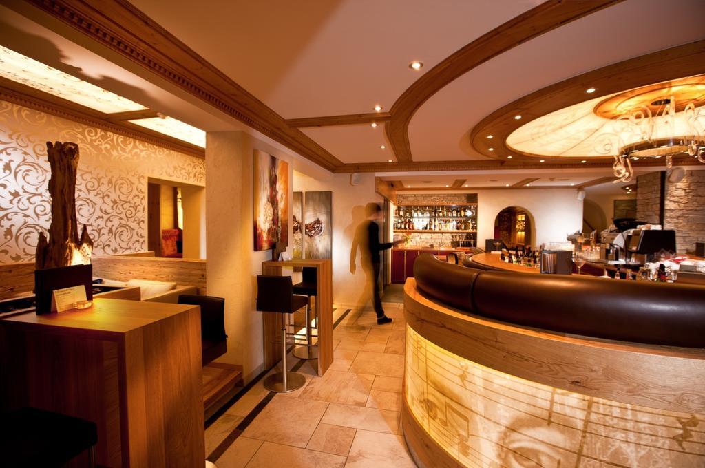 Familien Hotel Mozart Риед им Оберинтал Екстериор снимка