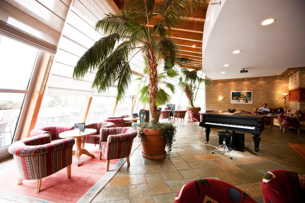 Familien Hotel Mozart Риед им Оберинтал Екстериор снимка