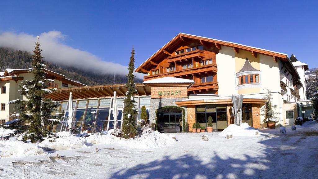 Familien Hotel Mozart Риед им Оберинтал Екстериор снимка